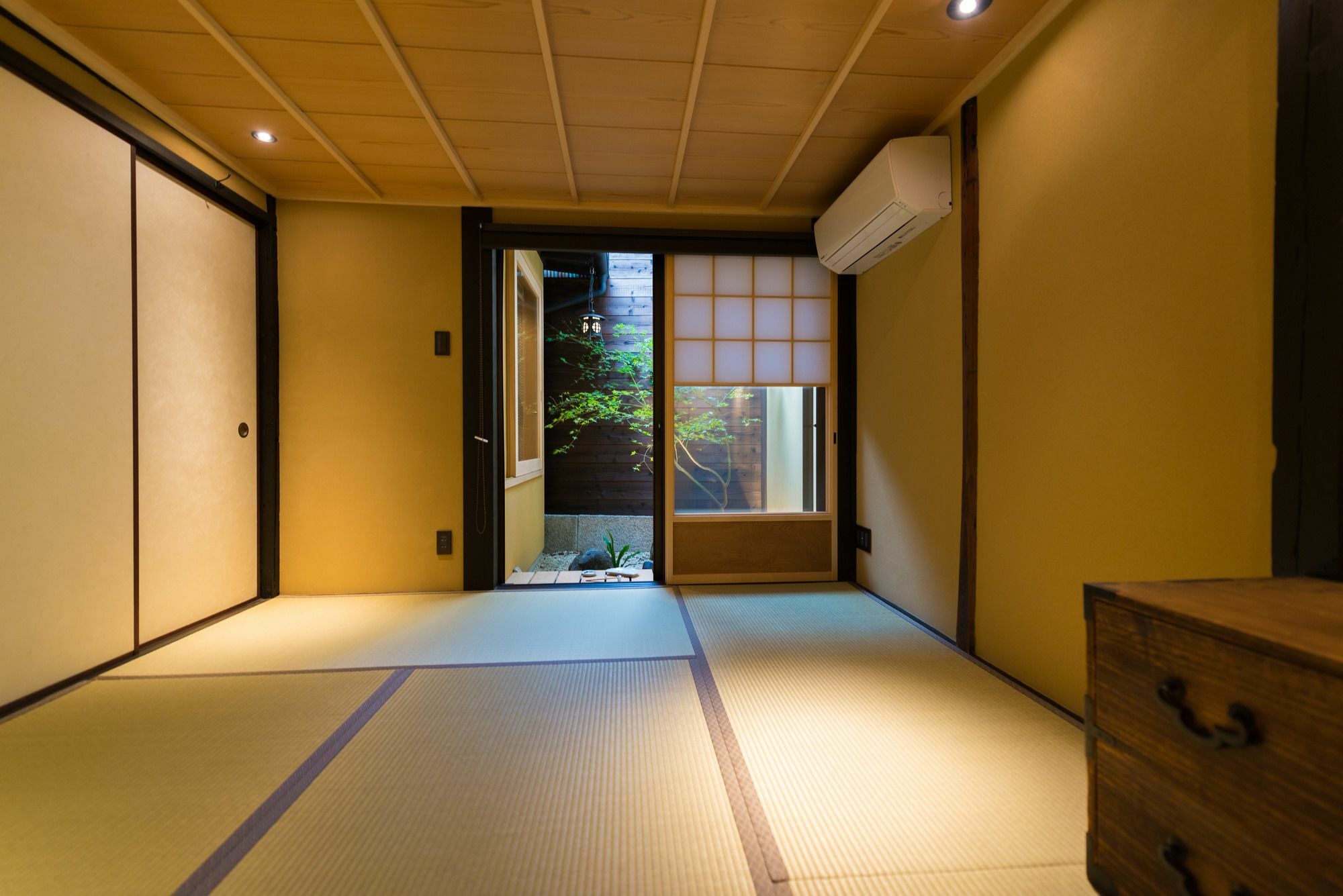 Kumomachiya Kojinguchi *